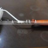 Uncapping fork,capping scratcher