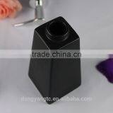 China Factory Custom Design Beauty Product Porcelain Perfume Bottle thumbnail-5