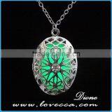 Latest Designs in Stock Fashion Glow in Dark Luminous Necklace Glowing Necklaces thumbnail-5