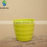 Wave Shaped Round Plastic Flower Pot thumbnail-1