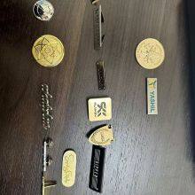 Качественные индивидуально изготовленные металлические логотипы для одежды, ювелирных изделий, шляп, сумок, стеклянных бутылок и т. д. thumbnail-5