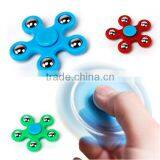 Factory Direct Sales Anti Stress 5 Wings Flower Shape Plastic Fidget Spinner With Retail Pakage thumbnail-1