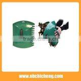 Plastic Leaf Scoop 2 Pack With Handle Lawn Claws Leaf Scoops thumbnail-2