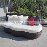 Новый стиль садовой мебели: Волнистый диван и скамейка для отдыха на солнце thumbnail-3