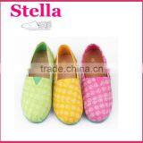 Comfort and Breathable Sneaker Slip on Rubber Sole Lady Canvas Shoes thumbnail-6