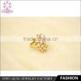 2015 Yiwu New Products Gold Plated Ring With Oval Imitation Pearl and Rhinestone thumbnail-2