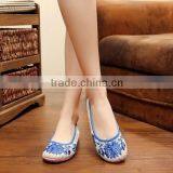 Women Casual Shoes Breathable Lace Chinese Style Floral Embroidered Ladies Cotton Walking Flats Oxford Sole Plain No Logos thumbnail-2