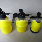 PE Plastic Garden Pressure Sprayer thumbnail-1