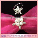 Wholesale Pearl Rhinestone Napkin Ring in Silver thumbnail-1