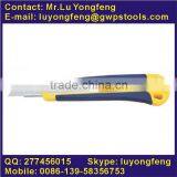 Utility Knife With 14-snap Blade and Rubber Grip thumbnail-1