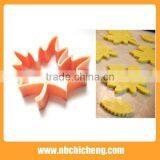 Food Safely Maple Leaf Shape Plastic Cookie Moulds Shaped Cake Mold thumbnail-1