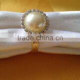 Hot Sale Delicate Clear Diamond and Pearl Round Napkin Ring Serviette thumbnail-6
