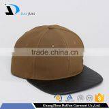 Daijun New Design OEM Hot Sale 100%Cotton Plastic Buckle Faux-leather Flat Visor Khaki Plain Men Custom Waterproof Snapback thumbnail-1