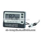 Max-min thermometer with alarm function