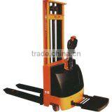 1.5T Electric Fully Powered Stacker thumbnail-1