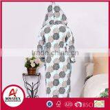 Super Soft and Warm Women Beautiful Micro Fleece Hooded Coral Fleece Bathrobe thumbnail-5