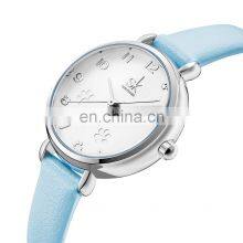 Фабрика SHENGKE предлагает прямую продажу женских часов K9025. Милые детские часы на запястье, светло-синие и розовые, в простом стиле. thumbnail-1