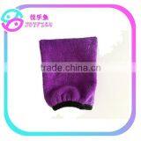 Comfortable Microfiber Face Cleaning Glove thumbnail-3