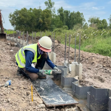 Hot Sell Pvc Plastic Sheet Pile Steel Replacement 60 Years Lifespan Flood Control Embankment Seawall Lake Protection thumbnail-1