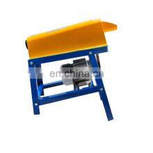 Mini Low Price Household Corn Sheller Machine Corn Thresher thumbnail-1