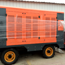 The Saman Mobile Screw Air Compressor is Easy to Operate, Highly Reliable and Has Good Power Balance. thumbnail-2