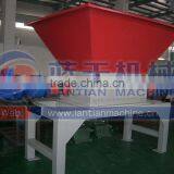 A Crush Molding a Variety of Materials of Beverage Bottle Machine / Beverage Bottle Shredding Machine