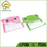 Table Desk Cleaning Tools Pig Frog Broom and Dustpan Set