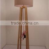 2015 modern fashional design wooden floor lamp