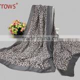 Degital Printed Oversize Leopard Ladies Women's Silk Neck Shawl and Scarf thumbnail-4