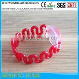 Hot Selling RFID Plastic Wristbands Flexiable Size for Amusement Park thumbnail-1
