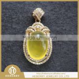 new fashion clear quartz crystal pendant in prehnite golden color
