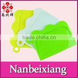 Plastic Food Collection Shovel Multifunction Cooking Shovel Board thumbnail-1