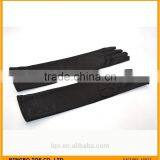 High Quality Black Ivory Fingerless Crochet Wedding Gloves thumbnail-2