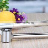2016 Hot New Products Stainless Steel Garlic Press thumbnail-3