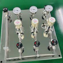 Brass Pressure Reducing Valve With Built-in Gauge and Adjustable Range 20-100 PSI thumbnail-1