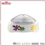 Made in China White Flower Print 3 Holes Triangular Melamine Plastic Ashtray thumbnail-1