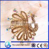 Wholesale Fashion Rhinestone Crystal Brooch Pin the Peacock Brooch Zinc Alloy Plating Gold Crystal Yellow Peacock Brooch thumbnail-1