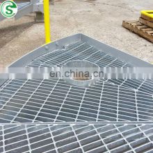 Solid Steel Grid Plate 32*5mm Walkway High Quality Steel Serrated Drainage Grating