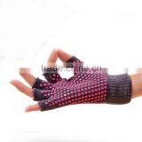 Factory Offer Wholesale Non -slip Pilates/yoga Gloves thumbnail-3