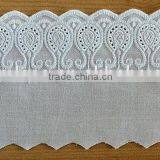 Bottom price Best-Selling floral embroidery lace trimming