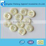 Natural 4 Holes White MOP Buttons for Shirt/Clothing in Top-class