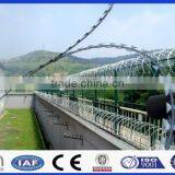 High Quality Concertina Razor Wire, Barbed Razor, Razor Wire Fence for Sale thumbnail-3