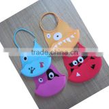 2015 new cute cartoon Non-toxic soft waterproof washable baby product silicone bib