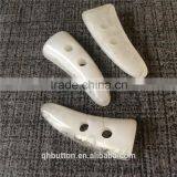 FLAT BACK WHITE RESIN HORN BUTTON