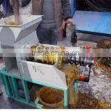 Low Price Palm Oil Press Machine for Small Scale Oil Plant thumbnail-3