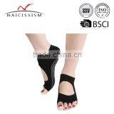 Cheap Style Women's Anti-slip Five Fingers Socks Soft Women Cotton Socks Breathable Yoga Socks Fashionable Yoga Socks thumbnail-1