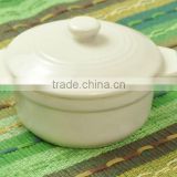 Round bakeware with handles, porcelain ovenware