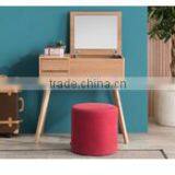 2015 г. Туалетный столик. Простые и красивые деревянные косметические наборы