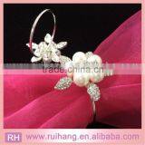 Wholesale Pearl Rhinestone Napkin Ring in Silver thumbnail-2