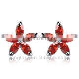 Red five leaf pattern earring